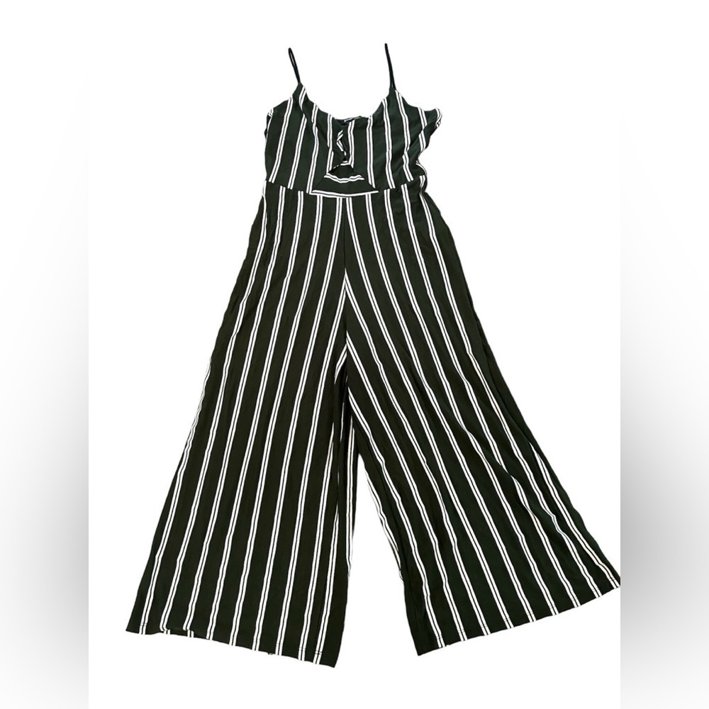 Stradivarius Women’s Green, Black & White Jumpsuit